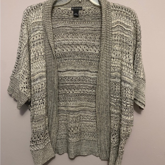 Top - Picture 2 of 4